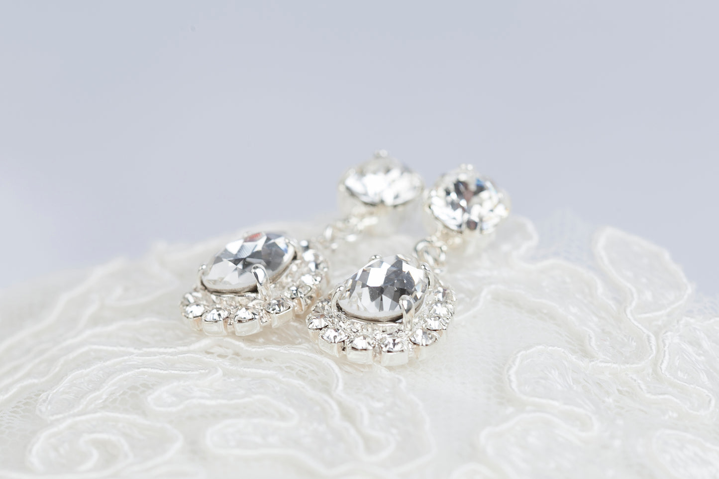 Olivia - A feminine and elegant stud earring