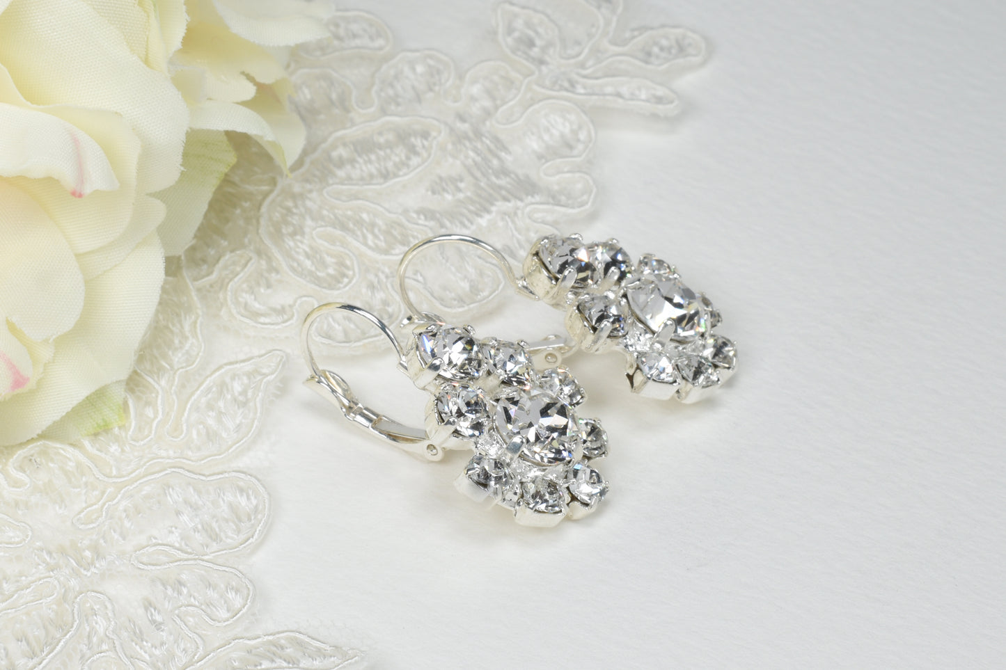 Gloria - A teardrop design with an eyecatching sparkle.