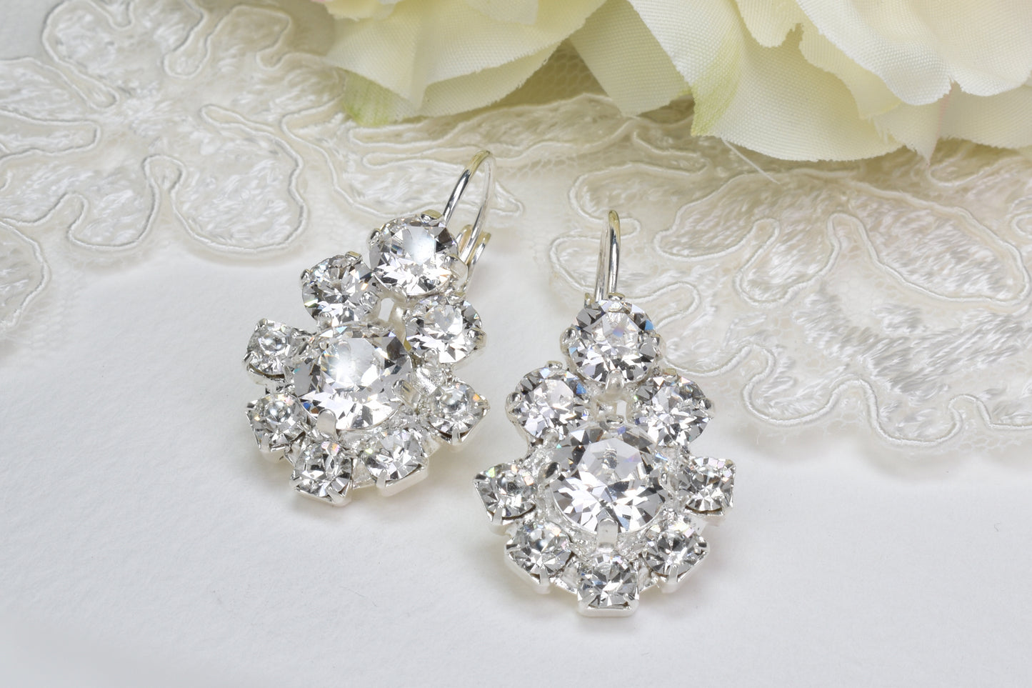 Gloria - A teardrop design with an eyecatching sparkle.