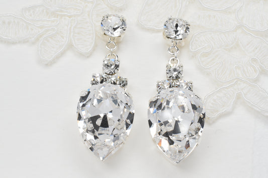 Monroe - A stunning statement earring.